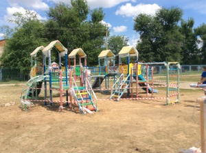 17-18 июня 2017 г. в "Малом парке"  п.Ики-Бурул установили новую детскую площадку.